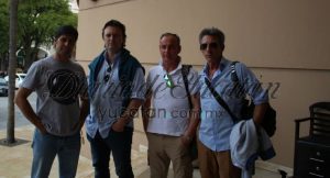 Bullfighter Francisco Rivera Ordóñez “Paquirri” (left) with members of his team. (PHOTO: yucatan.com.mx)