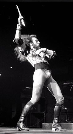 Ian Anderson, Jethro Tull frontman, reveals he has 'incurable lung